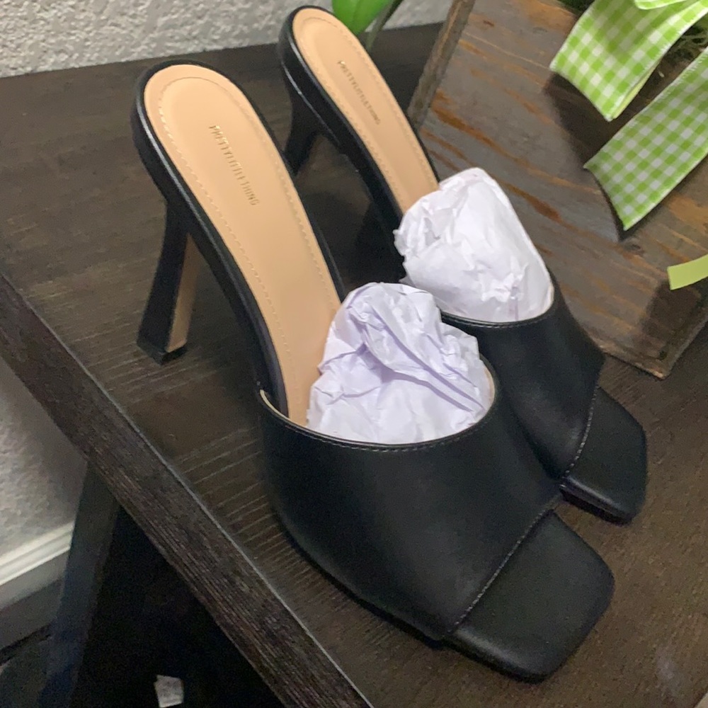Shoes size 8